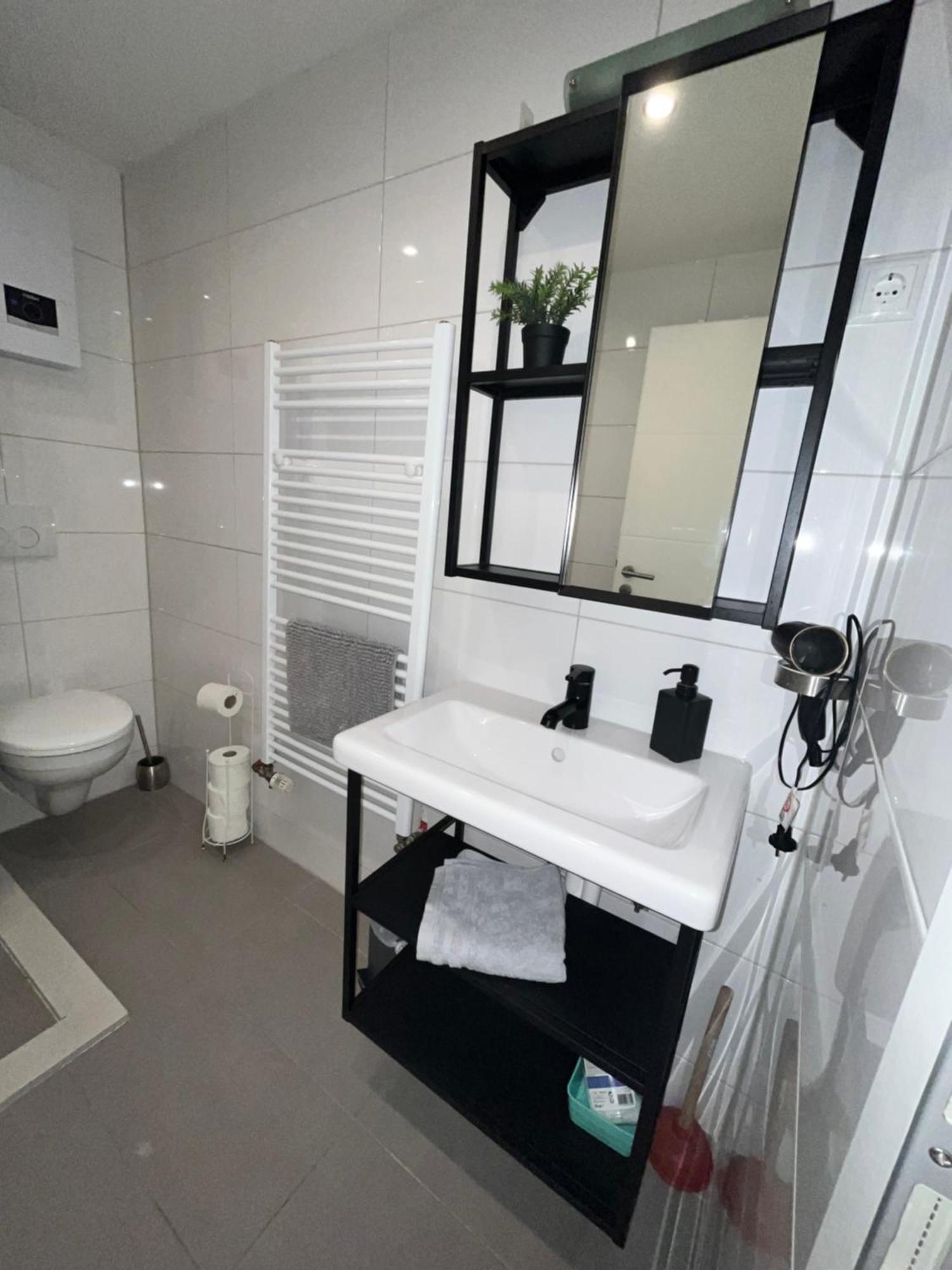 Apartment Central 10C 40Qm Wi-Fi Free Parking Calm Back House Dortmund Exterior foto